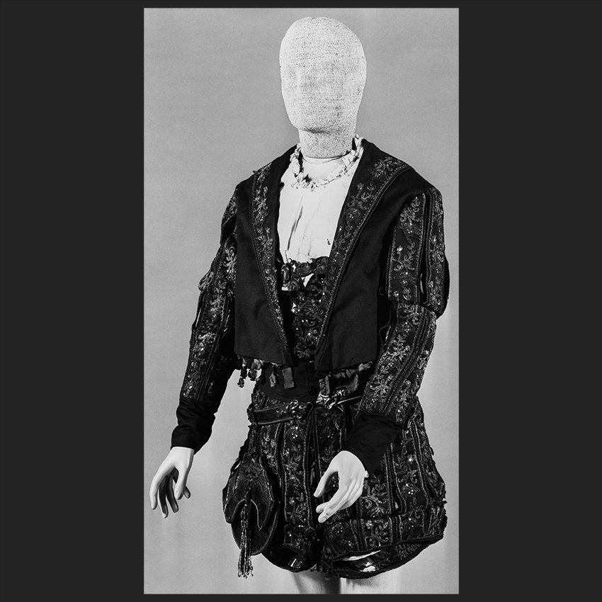 Costume teatrale per Enrico Aston nella Lucia di Lammermoor di G. Donizetti, 1898